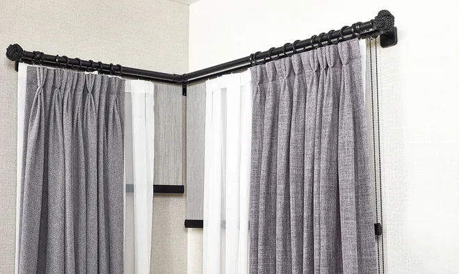 Curtain rod with a roller blind behind – picture 4