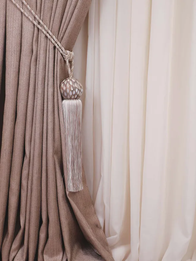 Tassels & rope tie-backs – picture 21 (Tac Mahal)