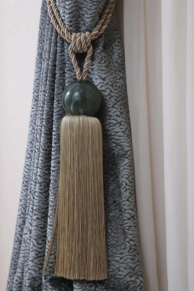 Tassels & rope tie-backs – picture 15 (Hadrian)